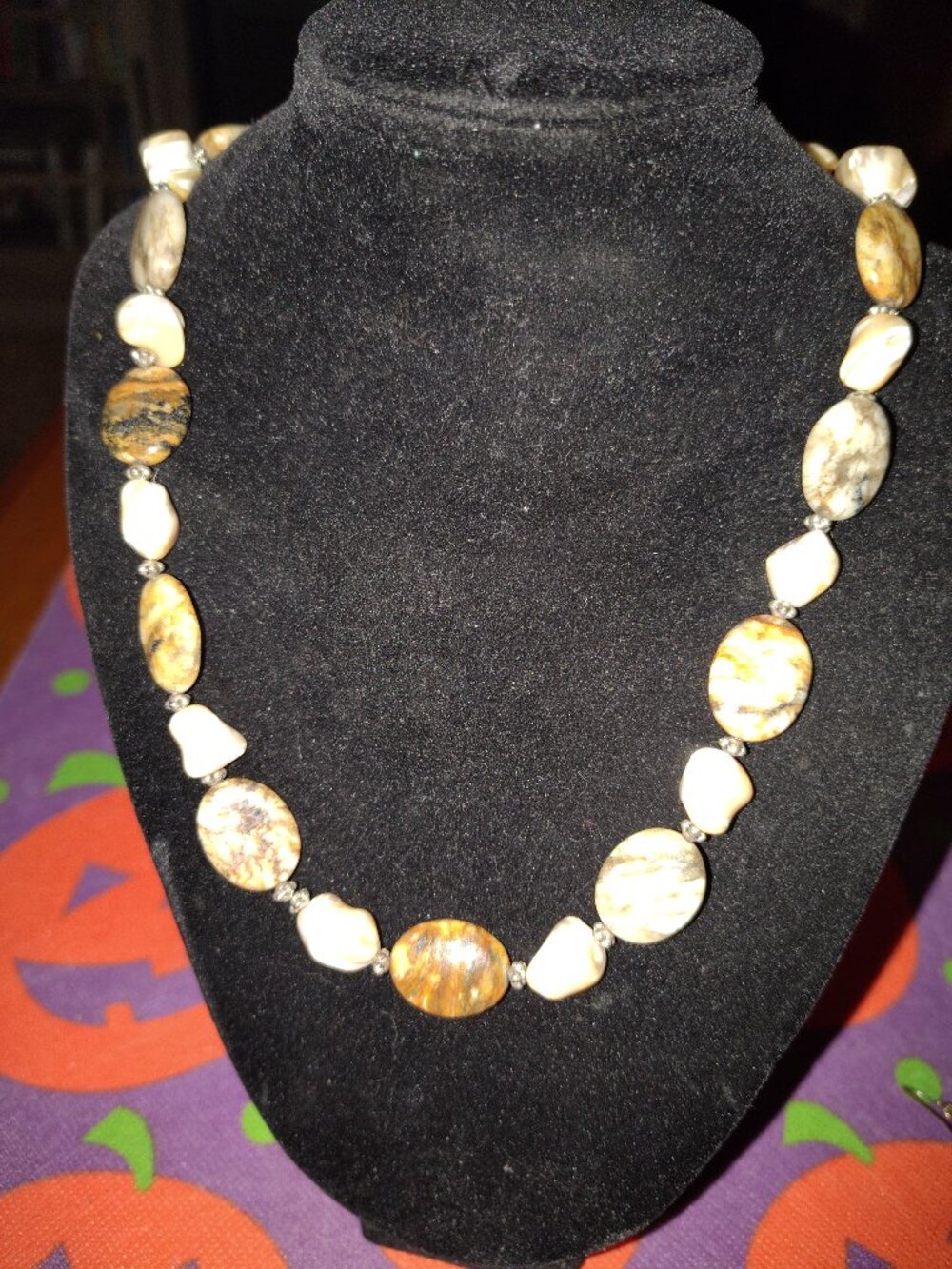 Ladies necklace